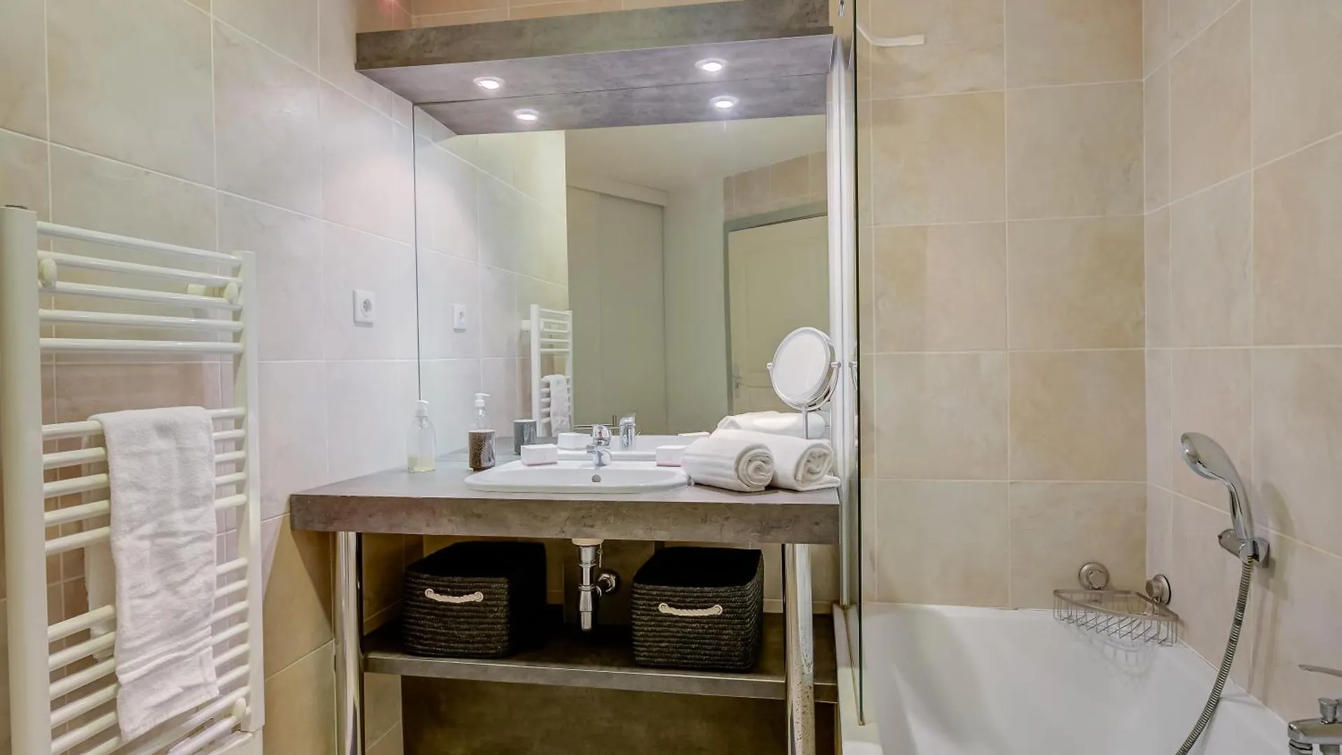 Au Vieux Port Cannes City Center - Happy Rentals 0*,  Frankrig