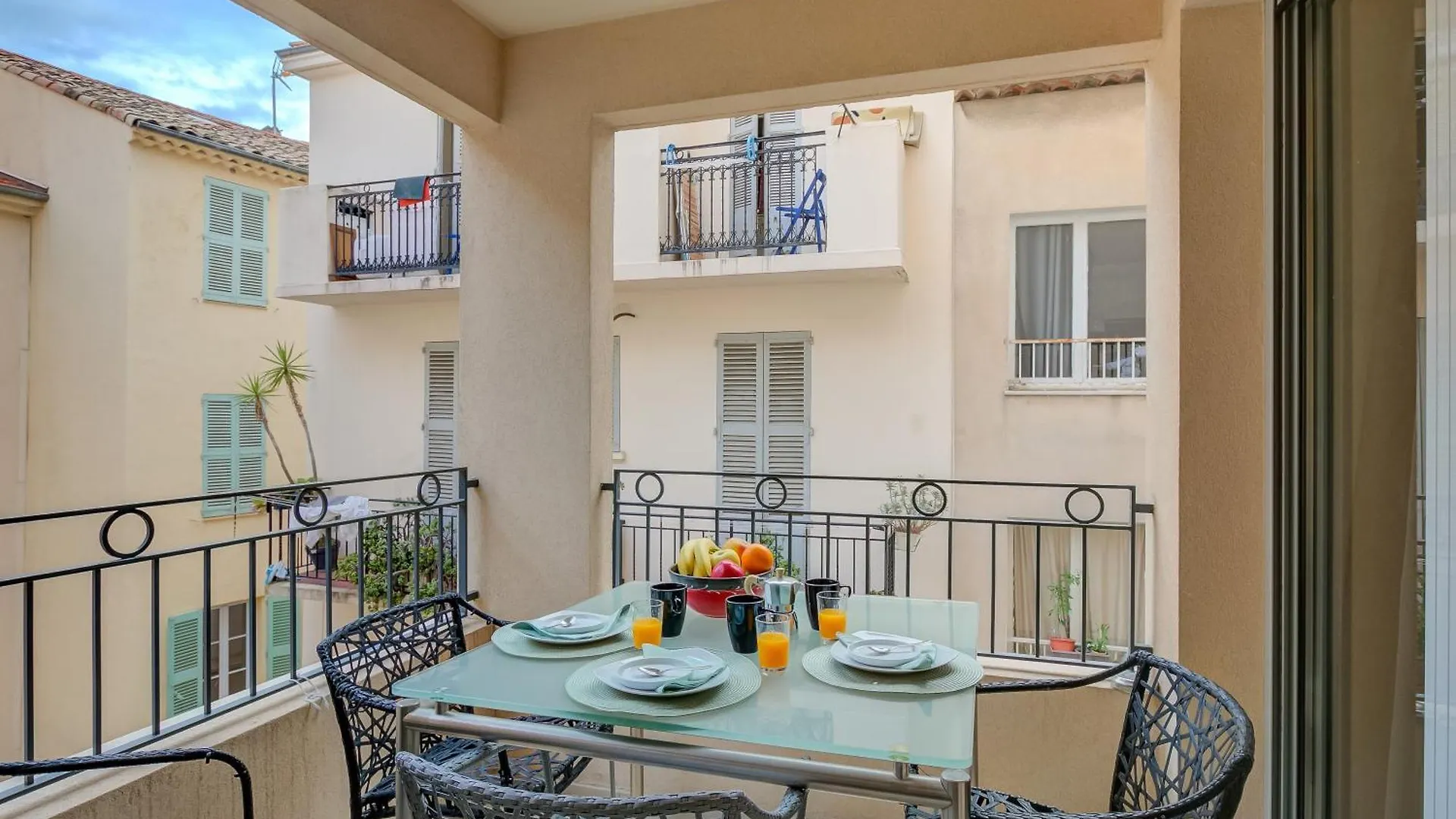 Au Vieux Port Cannes City Center - Happy Rentals 0*,  Frankrig